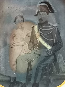Gendarme Impérial à Pied , avec sa fille, Second Empire