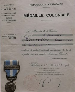 1947 Diplôme et médaille Coloniale avec agrafe Extrême-Orient