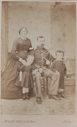 Gendarme Impérial, Second Empire, avec son épouse et ses enfants