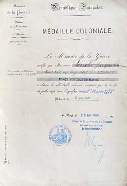 1926 Diplôme de la médaille coloniale en vermeil avec agrafe "MAROC 1925"