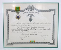 1930 Diplôme et médaille de Chevalier de l'Ordre du Dragon de l'Annam