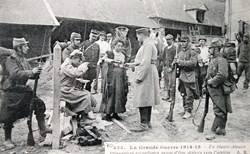 Guerre 14/19 - Prisonniers allemands, escorte par des gendarmes
