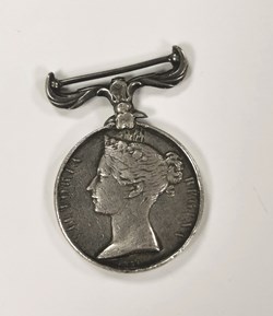 1855 Médaille commémorative de la campagne de Crimée gravée sur la tranche