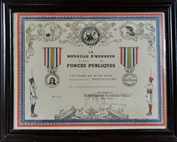 1950 vers Diplôme de la Médaille d'Honneur en Argent des Forces Publiques des Indes