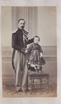 Gendarme Impérial, Second Empire, avec sa petite fille