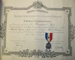 1927 Diplôme et médaille d'Honneur d'argent de Chevalier du Mérite Libanais