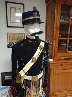 Mannequin Gendarme Colonial 1871 avec rare Kurka