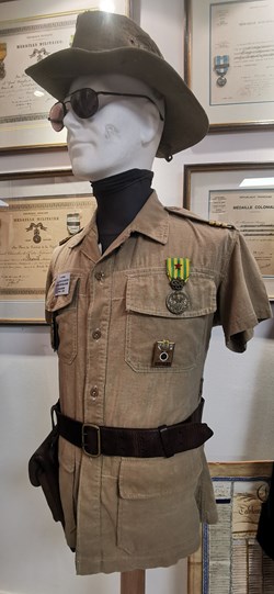 Mannequin Capitaine de la 1ère Légion de Marche de Garde Républicaine (LMGR) en Indochine 1947-1954