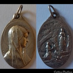 Médaille religieuse .
