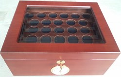 Grande boîte médaillier vitrine en bois de cèdre teinté acajou