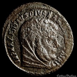 Follis de Maxence pour Ostie dédié à Maximien Hercule