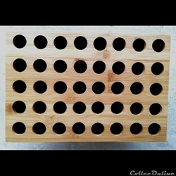 Médaillier en bambou 31,5 x 21, 5 cm, 40 alvéoles de 25 mm