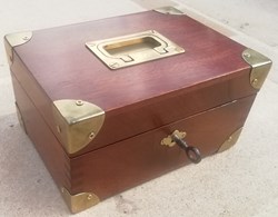 Boîte médaillier en acajou/bois de fer/noyer