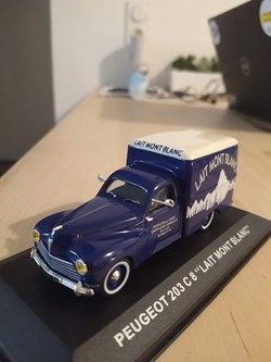 Peugeot 203 C8 ''Lait Mont-Blanc''