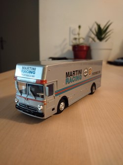 Mercedes Renntransporter Martini Racing