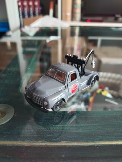 Studebaker 2R Tow Truck