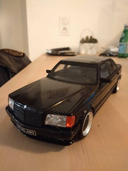 Mercedes-Benz 560 SEL AMG