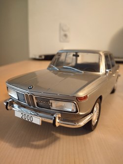 BMW 2000 Tilux