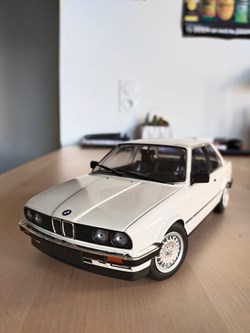 BMW 323i E30
