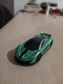 McLaren P1