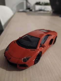 Lamborghini Aventador LP 700-4
