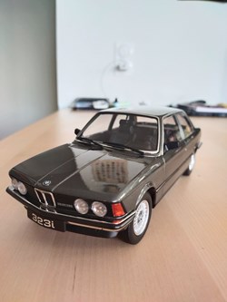 BMW 323i E21
