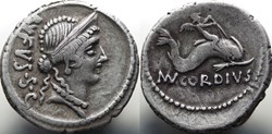 Crawford 463/3 MN.CORDIVS RVFVS IIIVIR (Mn. Cordius Rufus), Denar
