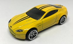 Aston Martin Vantage V8
