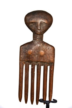 Peigne Akan 001