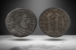 Constantine I AE2 (SPQR OPTIMO PRINCIPI/Standards, RIC VI 348a)