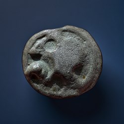 CARNUTES (Région de la Beauce) POTIN "à la tête diabolique et au loup"