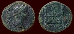 CAESAR AVGVSTVS  DIVI F PATER PATRIAE / ROM ET AVG