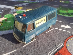 Peugeot J7 "Police"