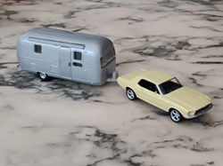Ford Mustang & caravane Airstream
