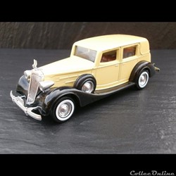 Packard Twelve Sedan