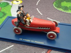 Le Bolide rouge des Cigares du Pharaon