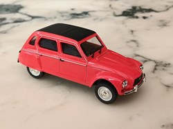 La 2 CV de Citroën - N°135 - Citroën Dyane Nazaré