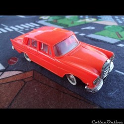 Mercedes-Benz 220 SE