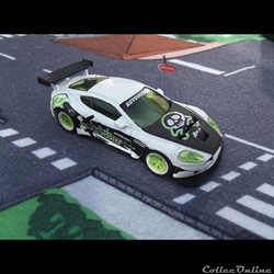 Aston Martin DBR9 Dog Fight