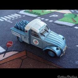 La 2 CV de Citroën - N°5 - Citroën 2 CV AZU pick-up "Butagaz"