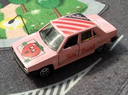 Renault 9 "Les Chnapis Pata Poum!"
