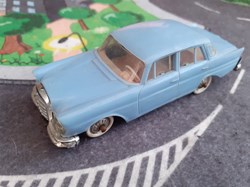 Mercedes Benz 220 SE