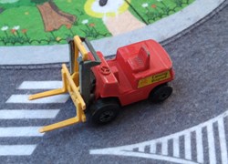 Fork lift truck
