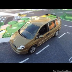 Voitures françaises de collection - N°39 - Citroën C8