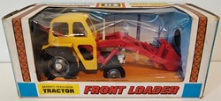 Britains 09572C - 1/32 - Massey Ferguson 135 - Ok