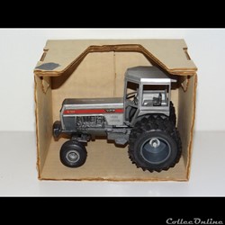 Ertl WFB155ED - White 2-155 Field Boss - OUI