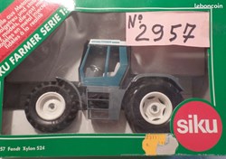 06/2025 - Siku 2957B - Fendt Xylon 524 - X