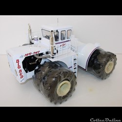 Ertl 40017 - Big Bud 16V-747 900 HP - OUI