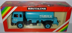 Britains 09604B - 1/32 - Camion citerne de lait MMB Milk - Ok