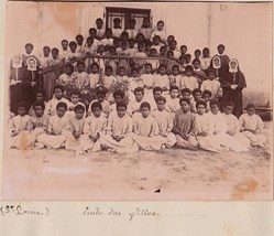 Album photo 12-E des Filles St. Louis